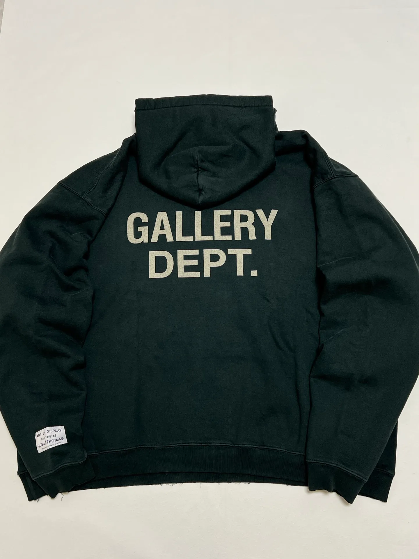 GALLERY DEPT. 90'S GD LOGO HOODIE 90's retro destruction English hoodie blue and black S-XL ⚠️Note: The color of this style should be green and black, not black! Requires custom weaving and dyeing. 500g high weight sweatshirt fabric. Fleece treatment on the inside. Overall wide and comfortable. Loose fit. Trendy and fashionable. Consistent with the original. Discharge printing process. Consistent with the original hang tag. Hanging grain with G LOGO.